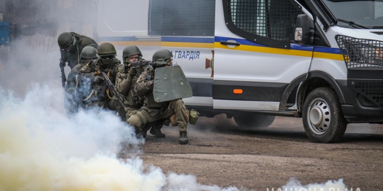 В Николаеве полиция и Нацгвардия учились пресекать массовые беспорядки (ФОТО)