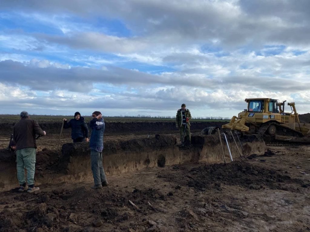 На Николаевщине впервые за последние 8 лет провели исследование кургана, оказавшегося в зоне застройки (ФОТО) 31