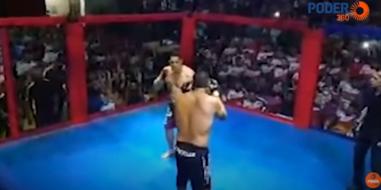 В Бразилии мэр и депутат в бою на ринге решали вопрос финансирования аквапарка (ВИДЕО)