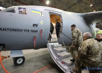 “Антонов” показал серийный военно-транспортный самолет Ан-178-100Р (ФОТО, ВИДЕО)