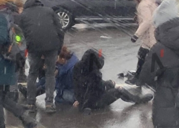 В Луцке 16-летний водитель на авто влетел в толпу на переходе, среди пострадавших – ребенок