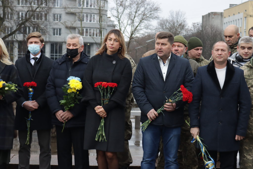 В Николаеве почтили память защитников, отдавших свою жизнь за Украину (ФОТО) 4