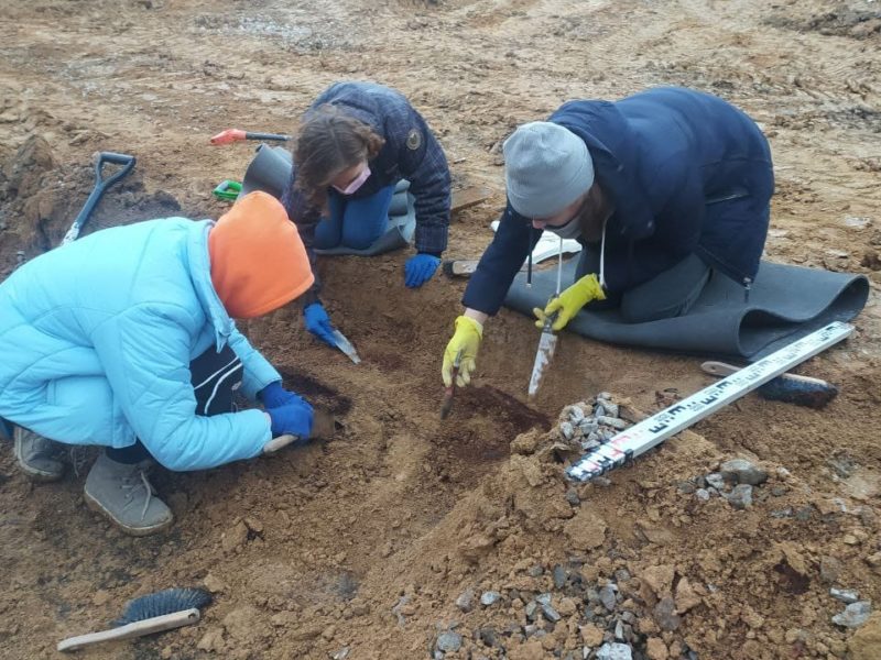 В центре Баштанки обнаружено древнее кладбище, археологи откопали 31 скелет (ФОТО)