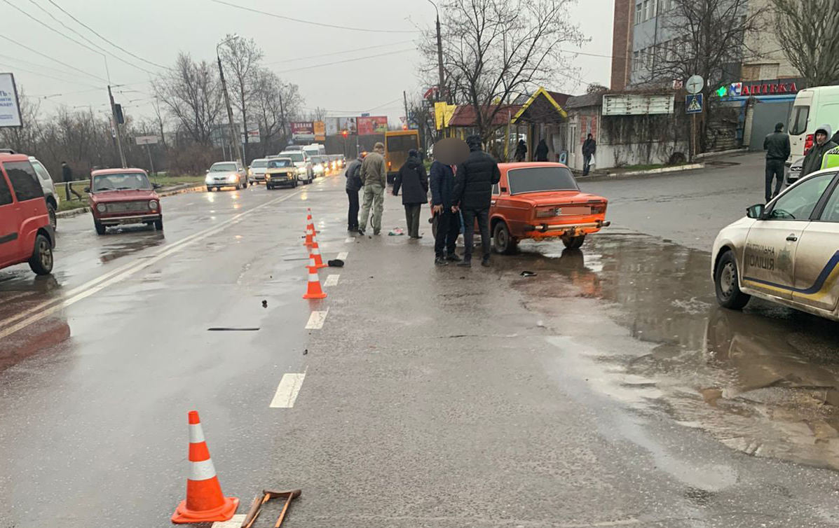 В Николаеве ВАЗ насмерть сбил пешехода на костылях