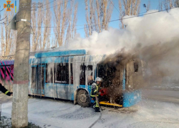 В Николаеве сгорел новый троллейбус (ФОТО)