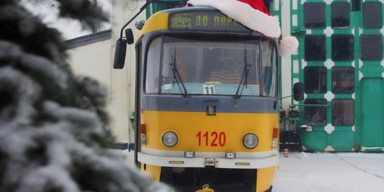 Сегодня в Рождество в Николаеве праздничный трамвай ходит по 11-му маршруту (ФОТО)