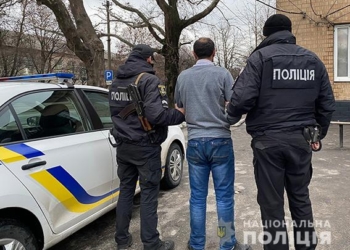 В Вознесенске днем рецидивист проник в дом и ограбил хозяйку (ФОТО)