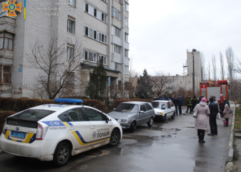 Пожар на Намыве – в 9-этажке загорелся кабель, жильцов эвакуировали (ФОТО)