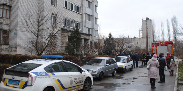 Пожар на Намыве – в 9-этажке загорелся кабель, жильцов эвакуировали (ФОТО)