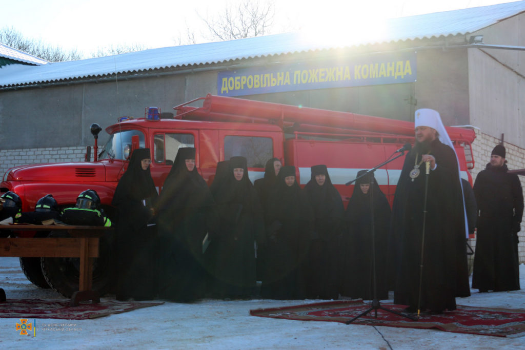 В Украине заработала необычная пожарная команда - в ней служат монахини (ФОТО) 2