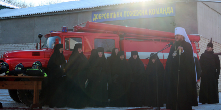 В Украине заработала необычная пожарная команда – в ней служат монахини (ФОТО)