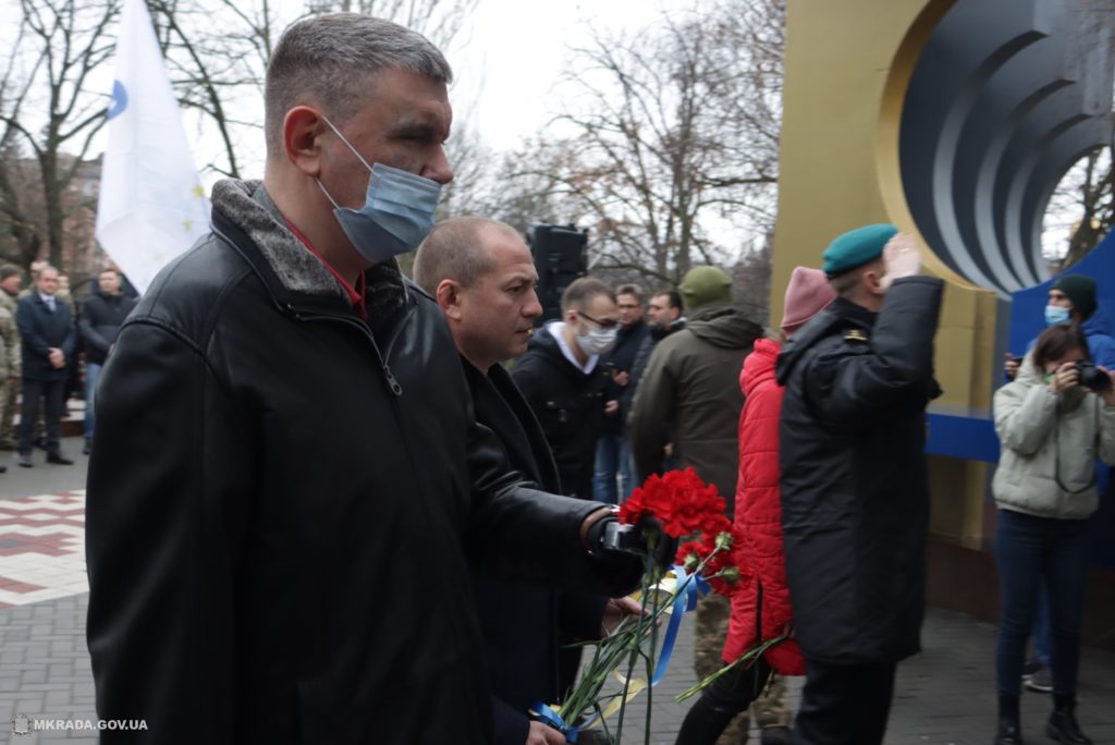 В Николаеве почтили память защитников, отдавших свою жизнь за Украину (ФОТО) 16