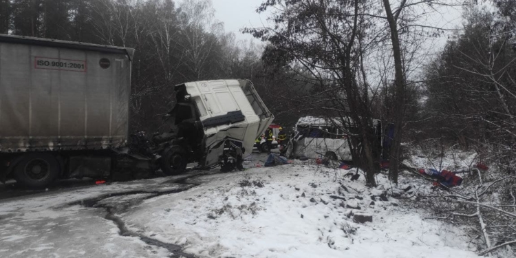Количество жертв ДТП под Черниговом возросло до 13