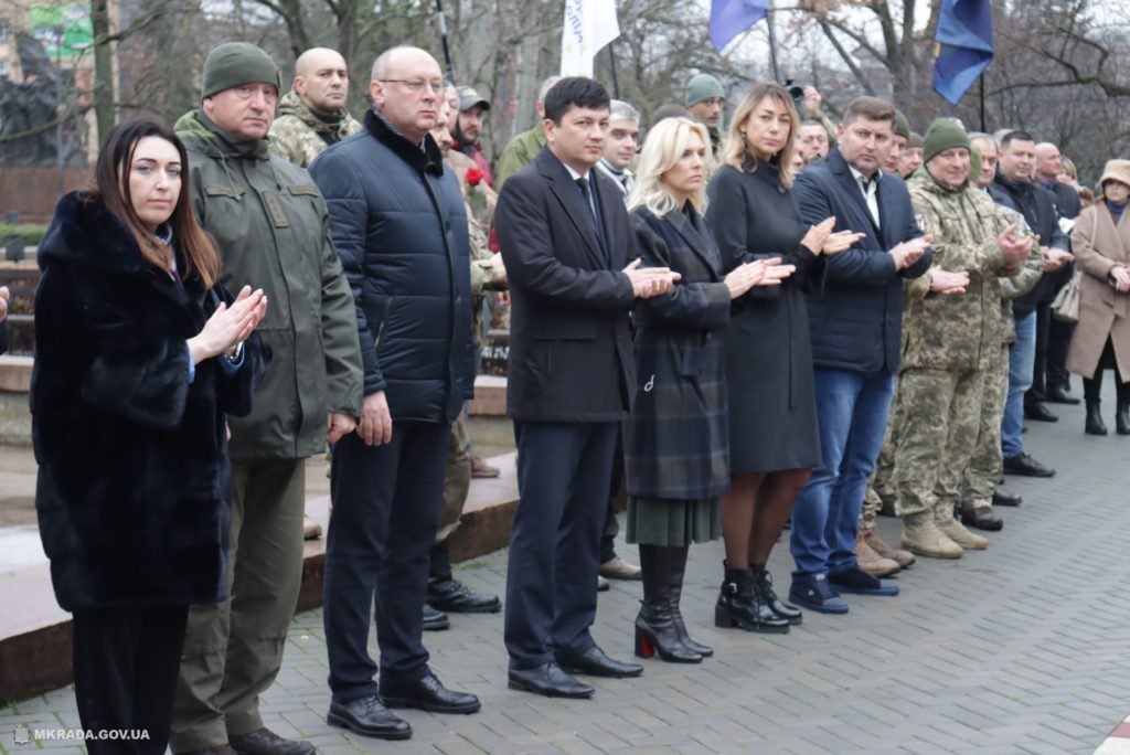 В Николаеве почтили память защитников, отдавших свою жизнь за Украину (ФОТО) 18