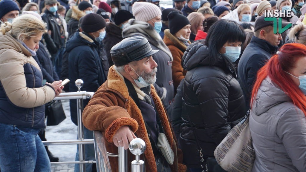 В Николаеве сотни горожан вышли на митинг в поддержку инфекциониста Светланы Федоровой (ФОТО и ВИДЕО) 11