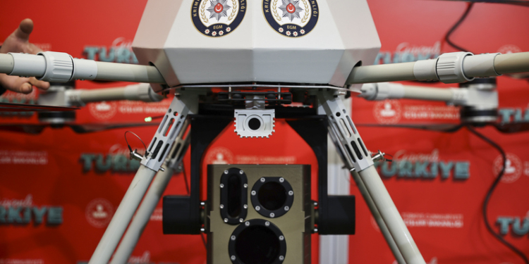 В Турции тестируют первый в мире дрон с лазерным оружием (ФОТО)