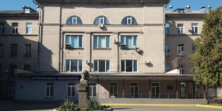 Конфликт в Николаевской областной больнице: депутаты облсовета отказали медикам центра гемодиализа в праве на самостоятельность