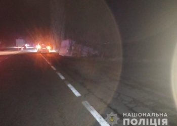 В Николаевской области на трассе “ГАЗель” насмерть сбила женщину и перевернулась