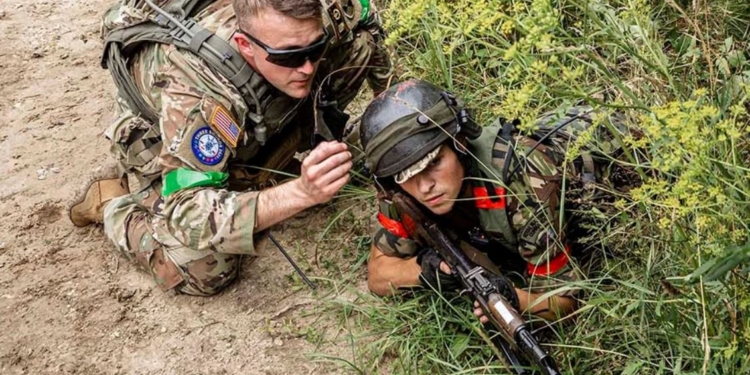 Украина хочет получить от США оружие, “как для Афганистана”