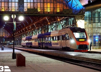 На праздники – в Карпаты. Укрзализныця запустила Буковельский экспресс (ФОТО)