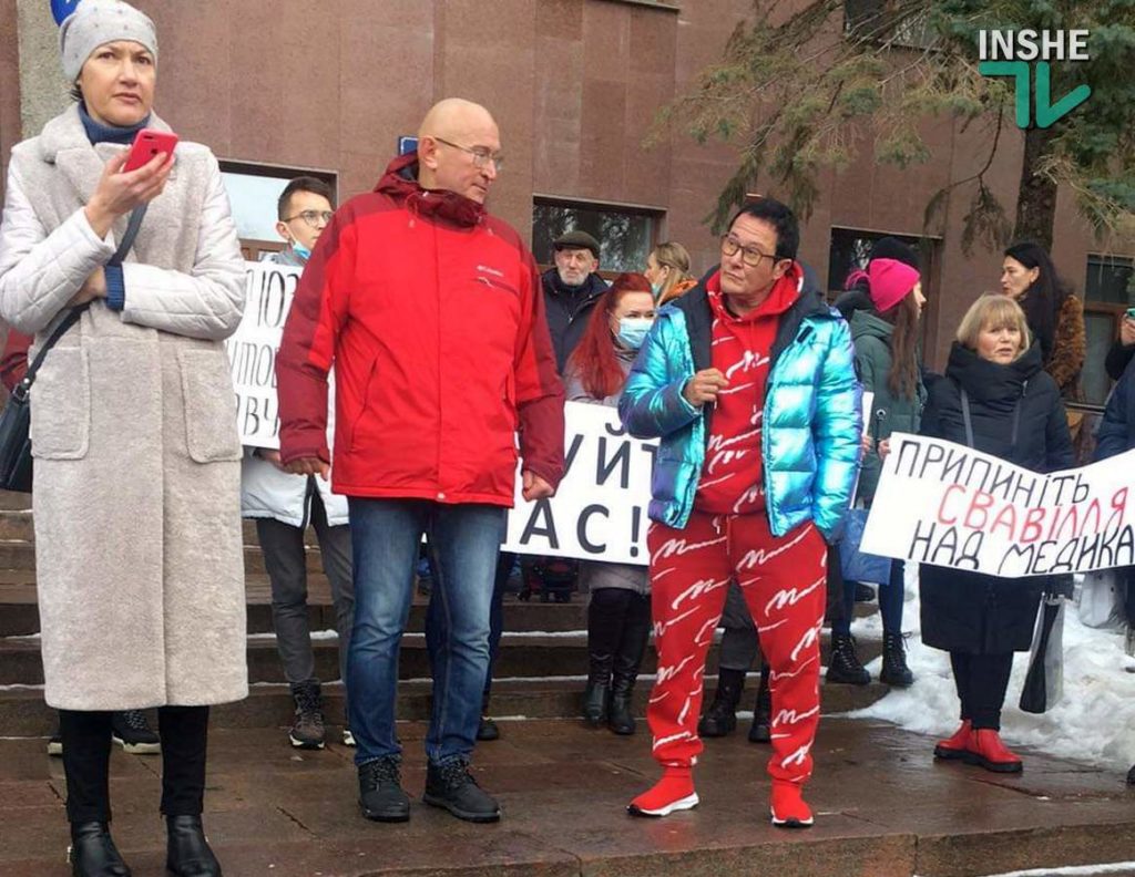 В Николаеве сотни горожан вышли на митинг в поддержку инфекциониста Светланы Федоровой (ФОТО и ВИДЕО) 17