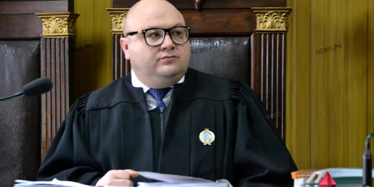 Родня тоже неприкосновенна: в Николаеве глава райсуда вступился за задержанного сына судьи