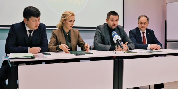 В Николаеве Луков, Замазеева и Арахамия договорились реконструировать и переименовать Парк Победы