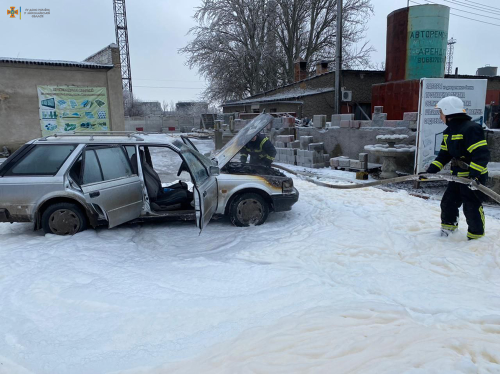 За день в Николаеве загорелись 2 машины, одна - из-за разгерметизации газовой системы (ФОТО) 4 За день в Николаеве загорелись 2 машины, одна - из-за разгерметизации газовой системы (ФОТО) 3