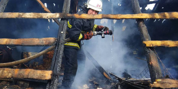 За добу на Миколаївщині було 7 пожеж: одна людина загинула, ще одна врятована (ФОТО)