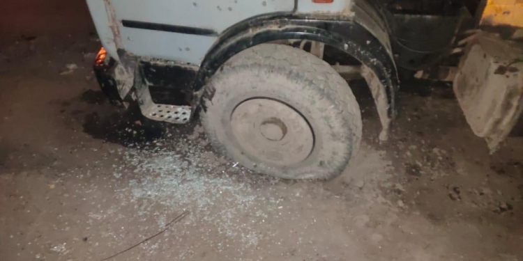 В Миколаєві під колеса сміттєвозу кинули гранату (ФОТО)