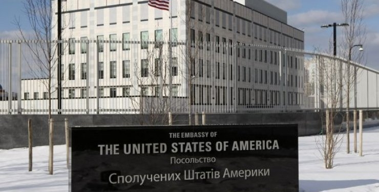 США и Германия могут начать эвакуировать своих дипломатов и их семьи из Украины – СМИ