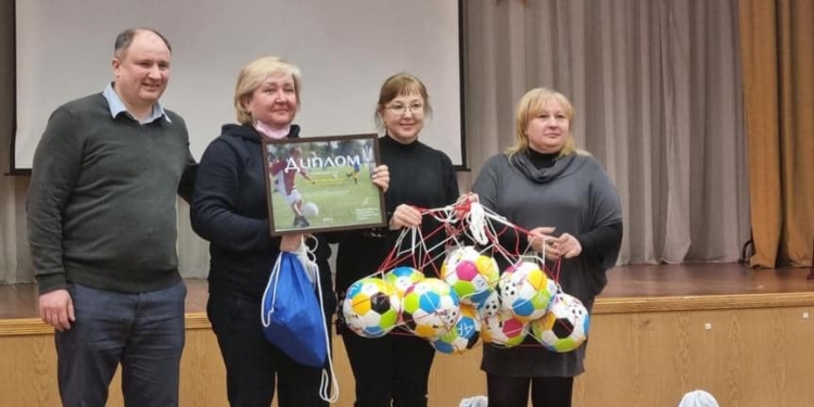 Два вчителя з Миколаєва стали лауреатами всеукраїнського конкурсу на інноваційний урок фізкультури з елементами футболу (ФОТО)