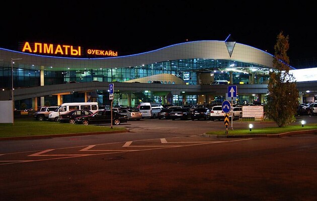 Протесты в Казахстане: протестующие захватили аэропорт в Алматы 1