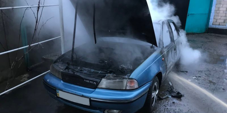 Из-за электросварки в гараже на Николаевщине загорелся Daewoo Nexia
