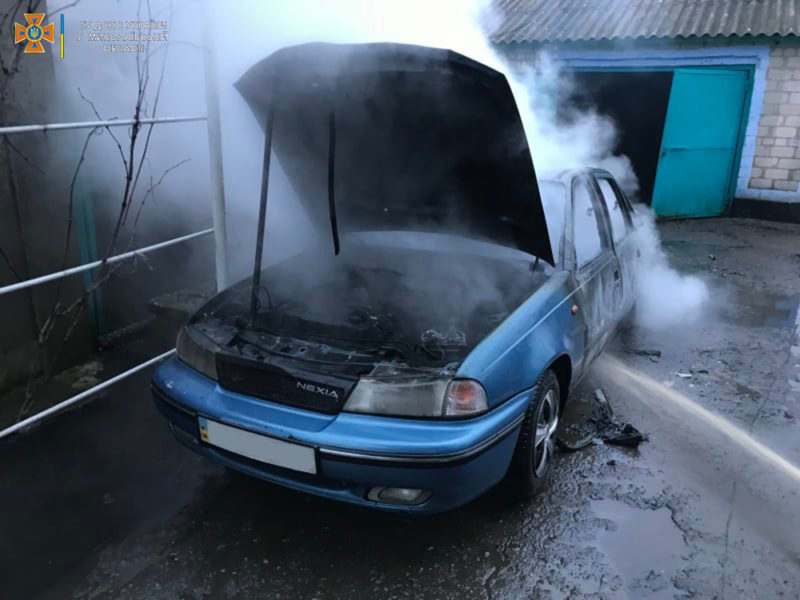 Из-за электросварки в гараже на Николаевщине загорелся Daewoo Nexia