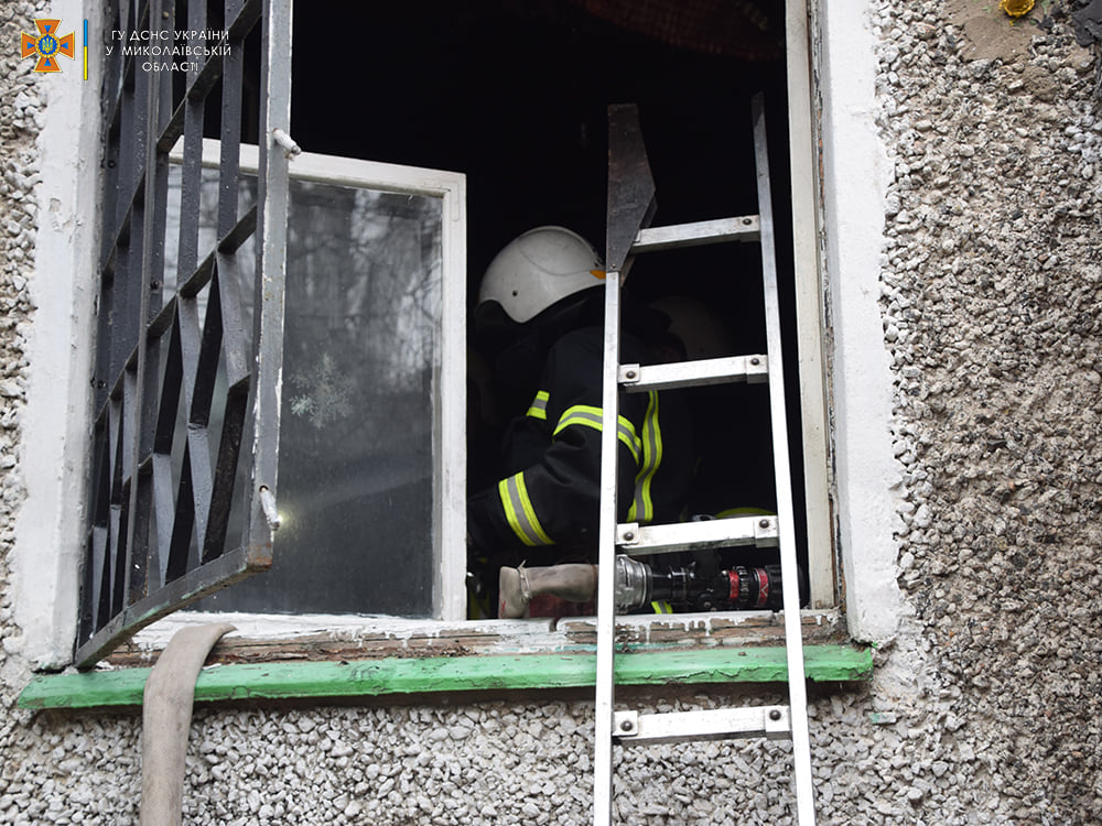 В Николаеве на пожаре спасли 86-летнюю женщину (ФОТО) 3