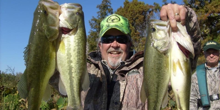 На жителей американского городка перед Новым годом пролился рыбный дождь (ФОТО)