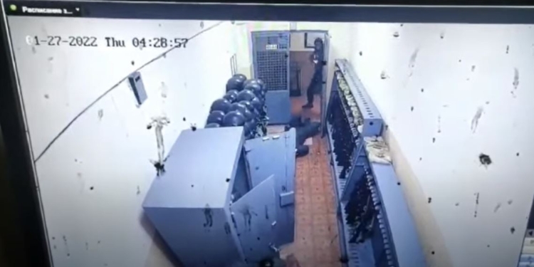 Расстрел в Днепре. Опубликована запись камер наблюдения (ВИДЕО 18+)