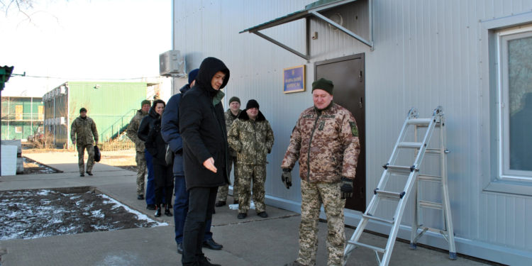 10-й морской авиационной бригаде ВМС тесно в Николаеве – нужны помещения для личного состава эскадрильи и спасательной парашютно-десантной группы (ФОТО)