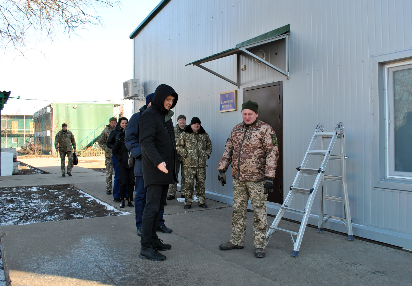 10-й морской авиационной бригаде ВМС тесно в Николаеве – нужны помещения для личного состава эскадрильи и спасательной парашютно-десантной группы (ФОТО)