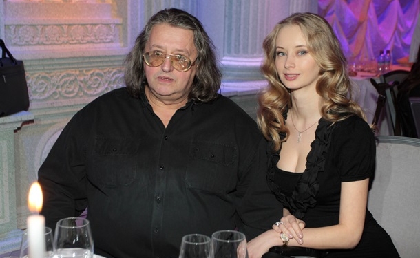 У вдовы композитора Градского отобрали 100 млн рублей наличными