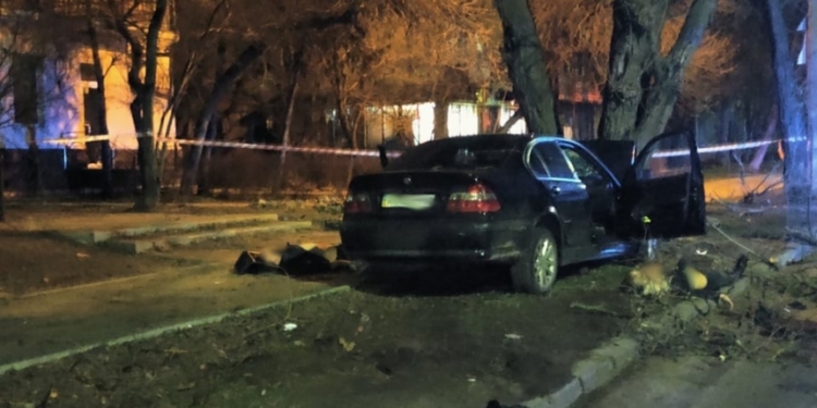 Ночное ДТП в Николаеве: двое погибших, один травмированный (ФОТО)