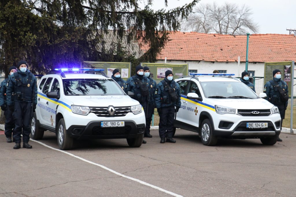 Миколаївські гвардійці отримали спеціальні автомобілі для охорони громадського порядку, які були придбані за кошти міського бюджету (ФОТО) 6