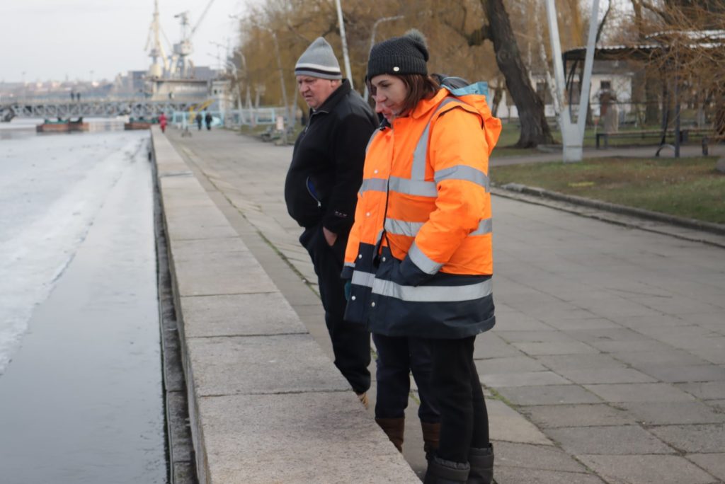 Напередодні Водохреща рятувальники обстежили акваторію Нижньої Набережної в Миколаєві. Що знайшли? (ФОТО) 10