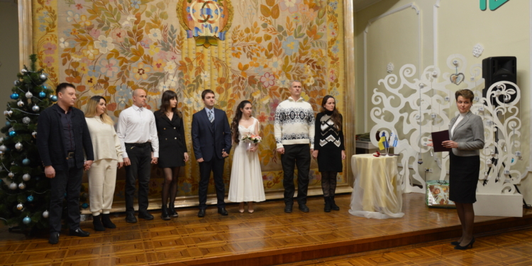 Пятилетие проекта «Брак за сутки» в Николаеве: 4 пары поддержали традицию (ФОТО, ВИДЕО)