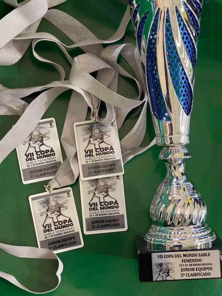 Успехи николаевских фехтовальщиц на юниорском Кубке мира: у троих саблисток - «серебро», у рапиристки - «бронза» (ФОТО) 11