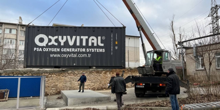 В трех ковидных больницах Николаева устанавливают кислородные станции (ФОТО)