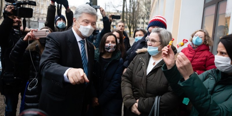 “Пусть сильнее грянет буря”. Порошенко заявил, что он не Тимошенко, поэтому не сядет