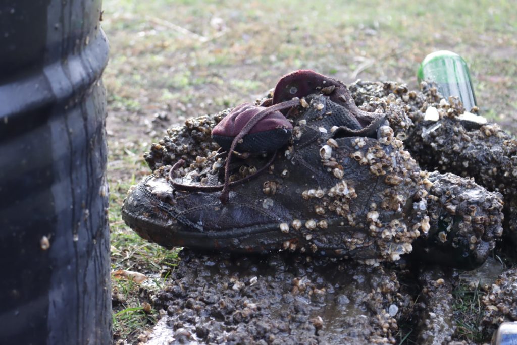 Напередодні Водохреща рятувальники обстежили акваторію Нижньої Набережної в Миколаєві. Що знайшли? (ФОТО) 16