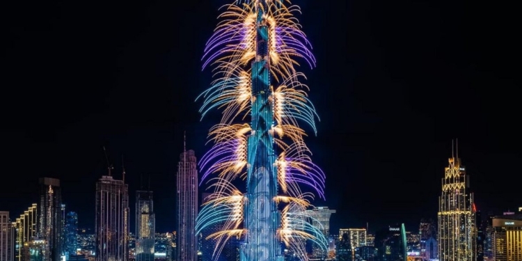 Украинская компания в Дубае устроила новогоднее LED-шоу на самом высоком здании мира (ФОТО, ВИДЕО)